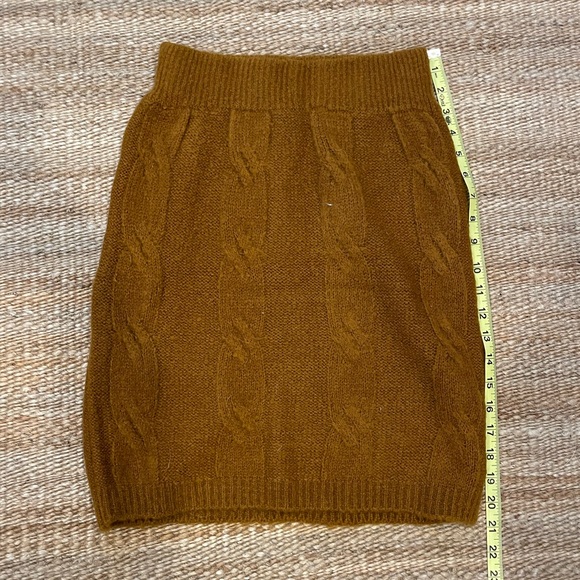 NWT UO Mercer Cable Knit Mini Skirt - Picture 5 of 7